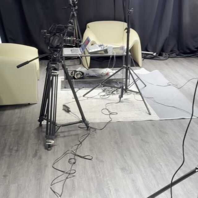 بلاتوه الاستوديو